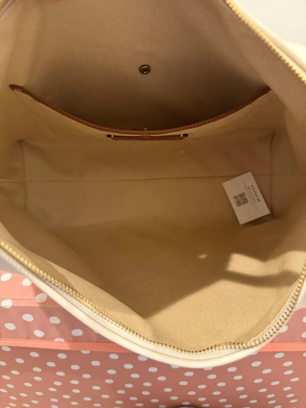 Coach Cream Pebble Leather LARGE JULIETTE with Gold Hardware - Picture 4 of 4